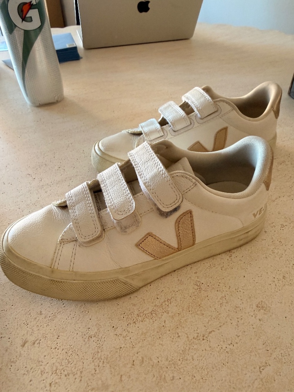 Veja Recife Low Top Sneakers - white and gold